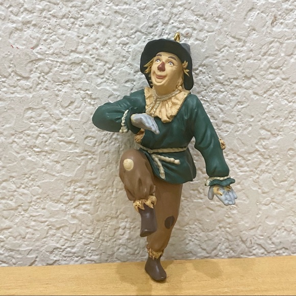 Vintage 1994 Hallmark Keepsake Wizard Of OZ Scarecrow Ornament - Picture 6 of 9